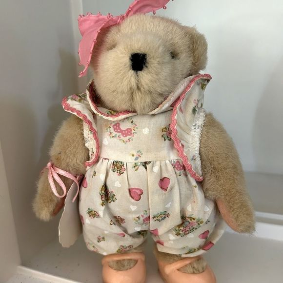 Muffy VanderBear Vintage Valentine Bear - Picture 1 of 4